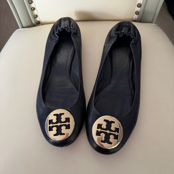 Tory Burch Black Leather Flats with Gold Emblem - Picture 7 of 11
